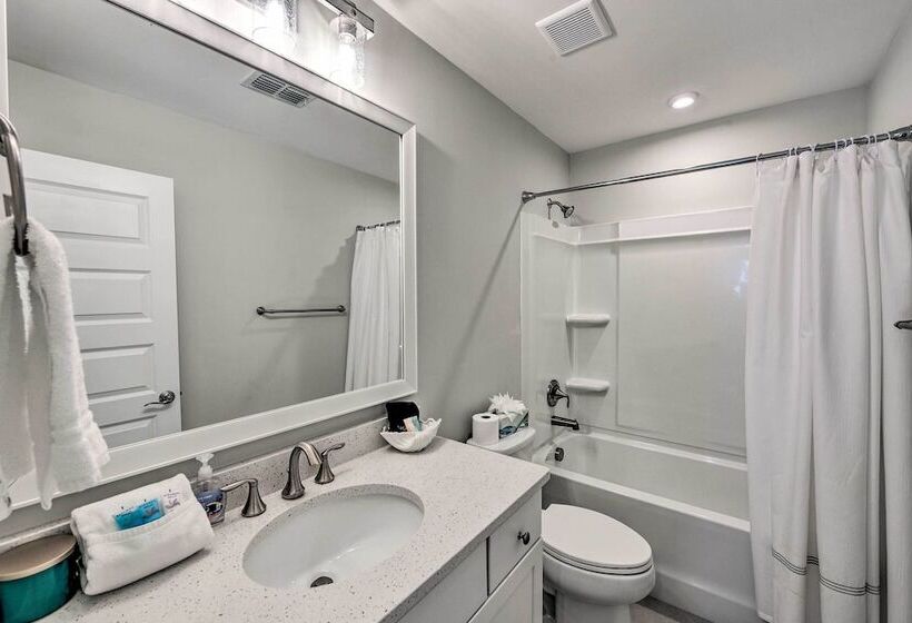 3 Decks & Water Views: Breezy Home In Hilton Head