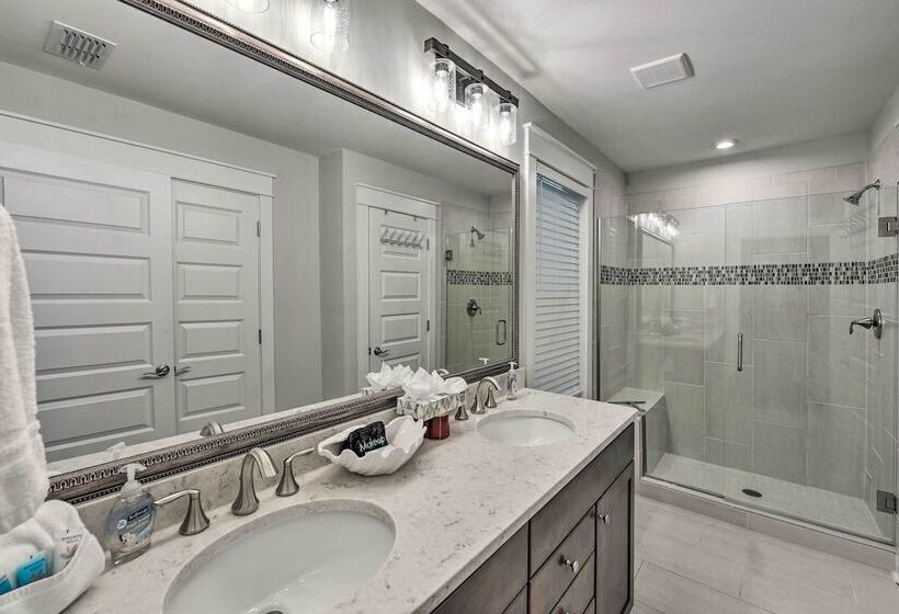 3 Decks & Water Views: Breezy Home In Hilton Head