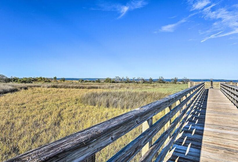 3 Decks & Water Views: Breezy Home In Hilton Head