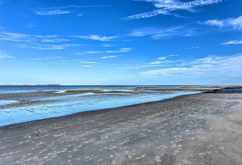 3 Decks & Water Views: Breezy Home In Hilton Head