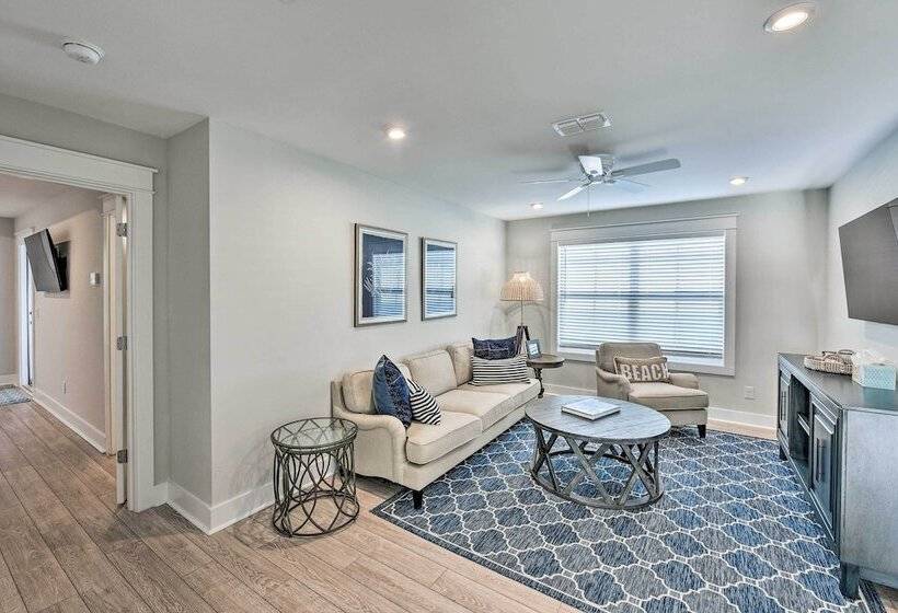 3 Decks & Water Views: Breezy Home In Hilton Head