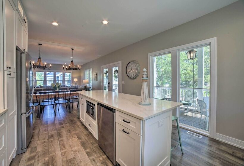 Bright & Airy Home: Chef S Kitchen & Pro Decor!