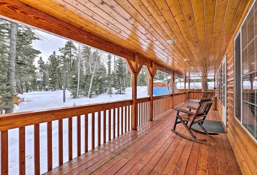 Bright & Cozy Duck Creek Cabin W/ Grill & Fire Pit