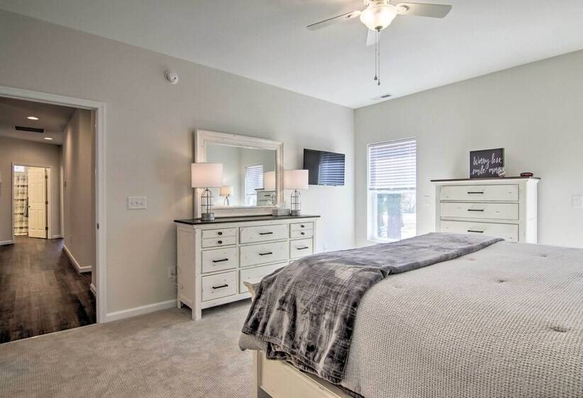 Bright Lewes Abode ~ 10 Miles To Rehoboth Beach!