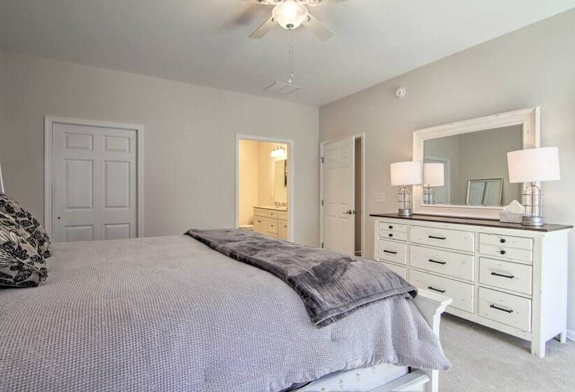 Bright Lewes Abode ~ 10 Miles To Rehoboth Beach!