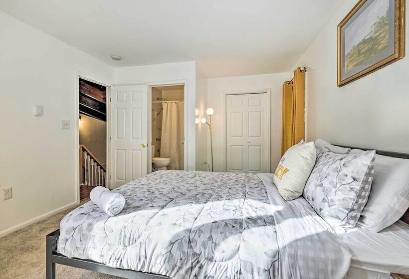 ~ 14 Mi To Skiing: Tobyhanna Gem W/ Fire Pit!