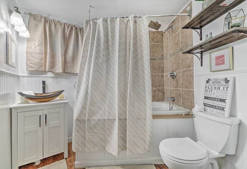 ~ 14 Mi To Skiing: Tobyhanna Gem W/ Fire Pit!