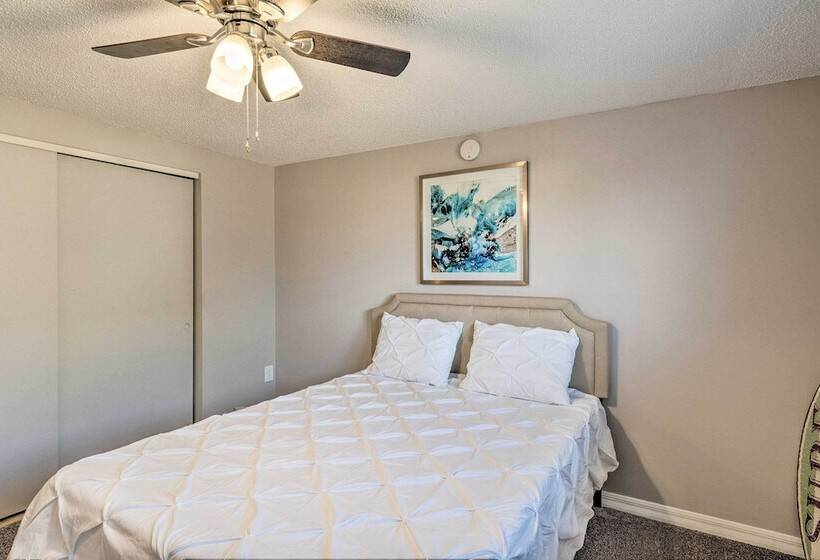 Bright Venice Home W/ Yard < 4 Miles To Beach!