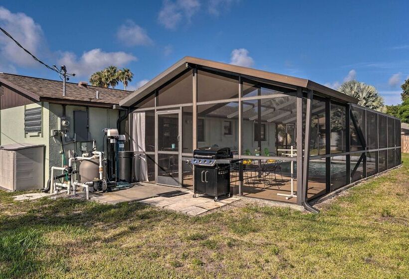 Bright Venice Home W/ Yard < 4 Miles To Beach!