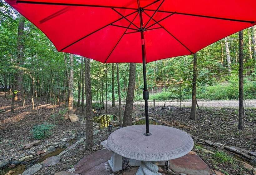 Broken Bow Oasis: Hot Tub, Fire Pit & Patio