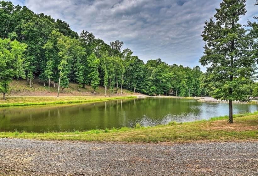 Cabin In Resort   1/2 Mi To Guntersville Lake!