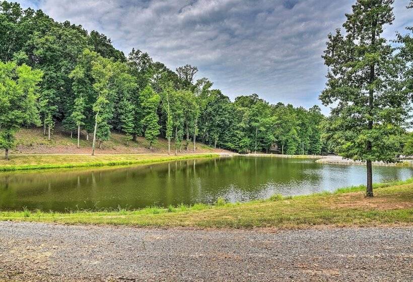 Cabin In Resort   1/2 Mi To Guntersville Lake!