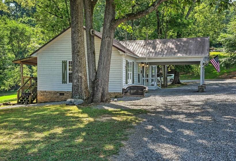 Cabin In Resort   1/2 Mi To Guntersville Lake!