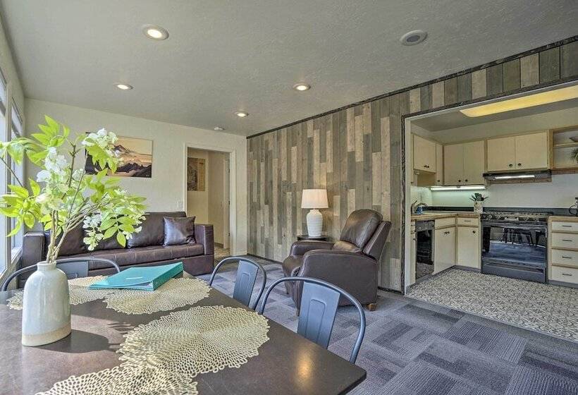 Cabin W/ Hot Tub & Views: 1 Mile To Alyeska Resort