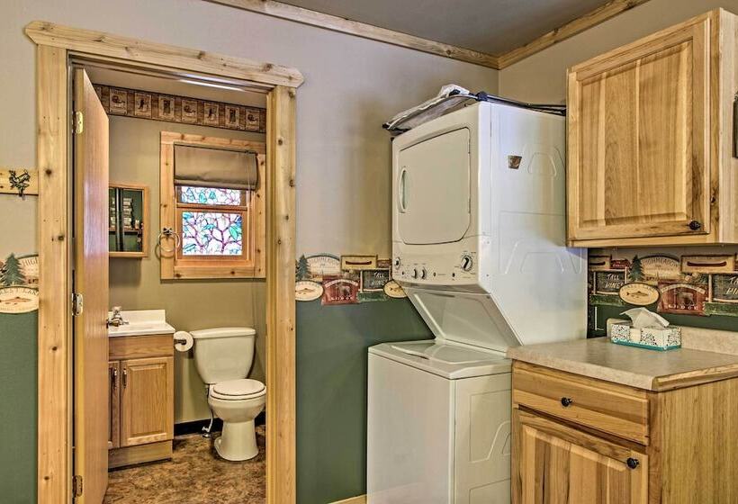 Cabin W/ Kayaks Situated On The Wisconsin River!