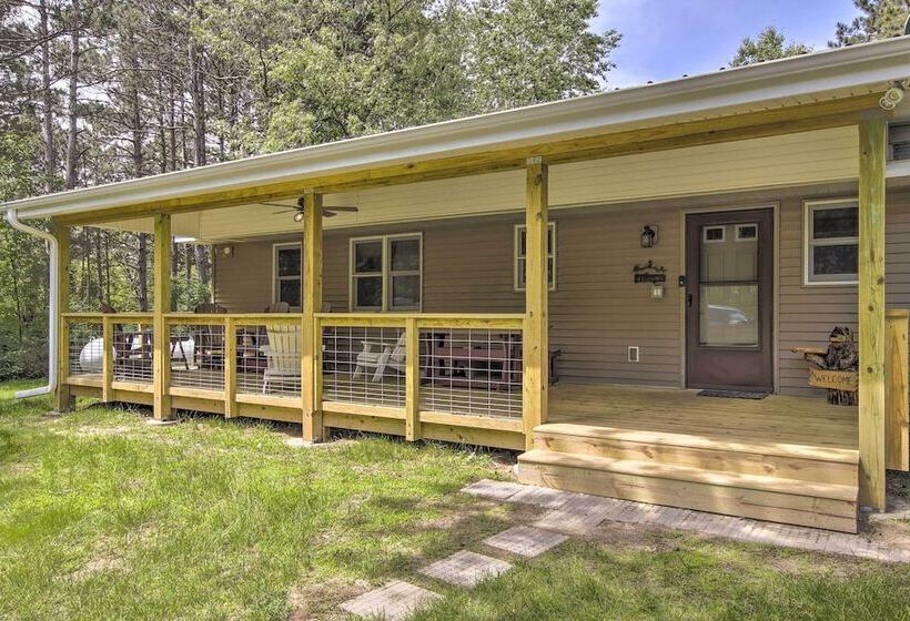 Cabin W/ Kayaks Situated On The Wisconsin River!