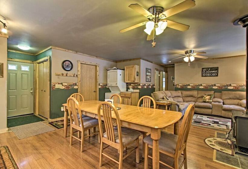 Cabin W/ Kayaks Situated On The Wisconsin River!