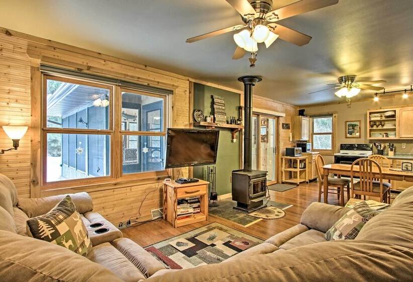 Cabin W/ Kayaks Situated On The Wisconsin River!