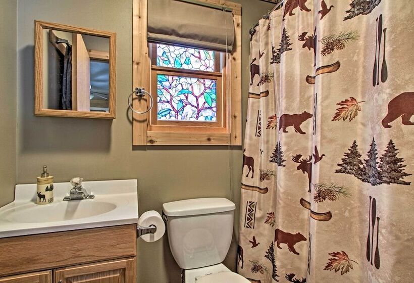 Cabin W/ Kayaks Situated On The Wisconsin River!