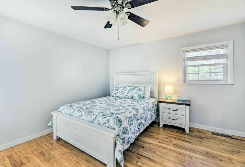 Cape Carteret Home, Near Emerald Isle Beach!