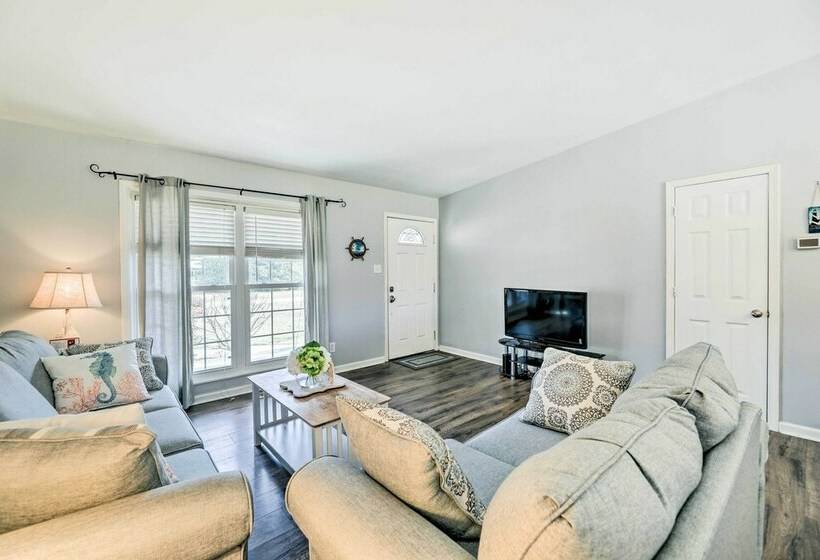 Cape Carteret Home, Near Emerald Isle Beach!