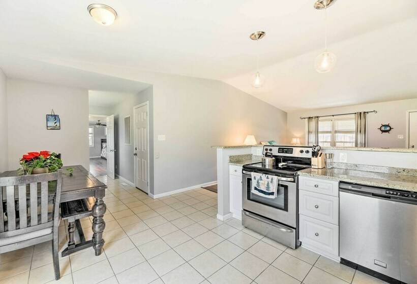 Cape Carteret Home, Near Emerald Isle Beach!