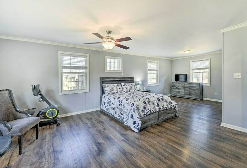 Cape Carteret Home, Near Emerald Isle Beach!