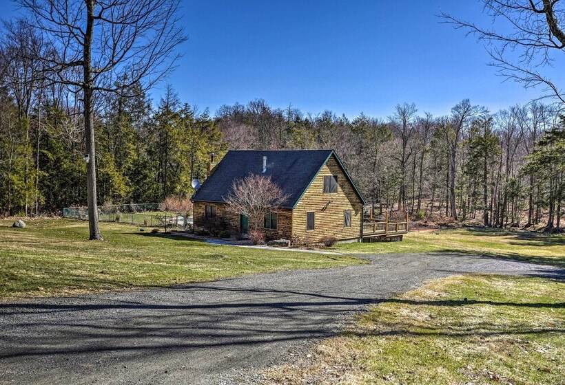 Catskills Cabin Escape With Deck And Fire Pit!