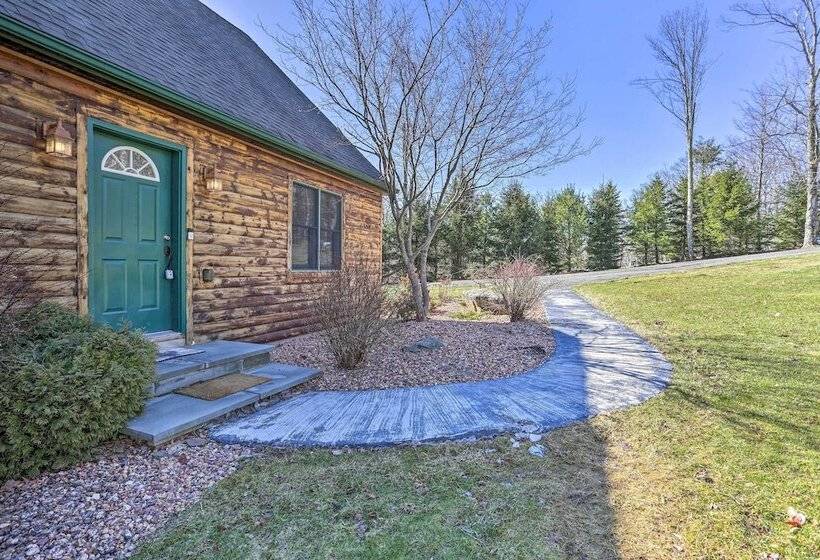 Catskills Cabin Escape With Deck And Fire Pit!
