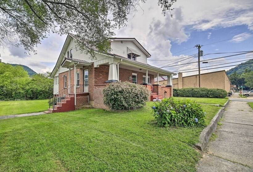 Trout House  In Dtwn Damascus: Near Creeper Trail