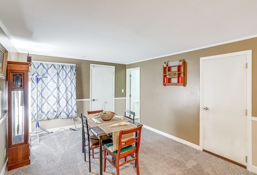 Central & Private Milan Home ~ 10 Mi To Sandusky!