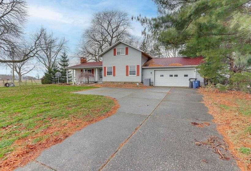 Central & Private Milan Home ~ 10 Mi To Sandusky!