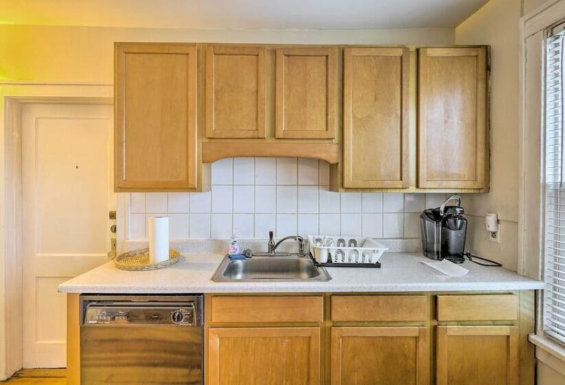 Charming Albany Retreat ~ 3 Mi To Downtown!