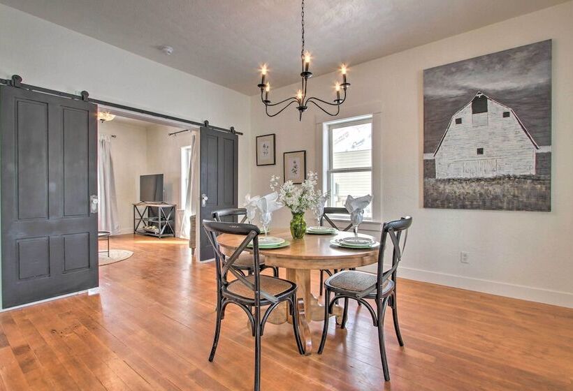 Charming Choteau Cottage: Ski & Fish Nearby!