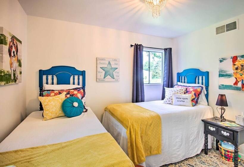 Charming Country Cottage: 5 Mi To Downtown Tulsa!