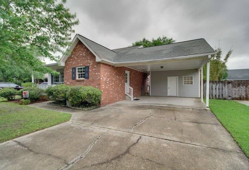 Charming Family Cottage Near Pass Christian Beach!