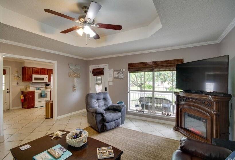 Charming Family Cottage Near Pass Christian Beach!