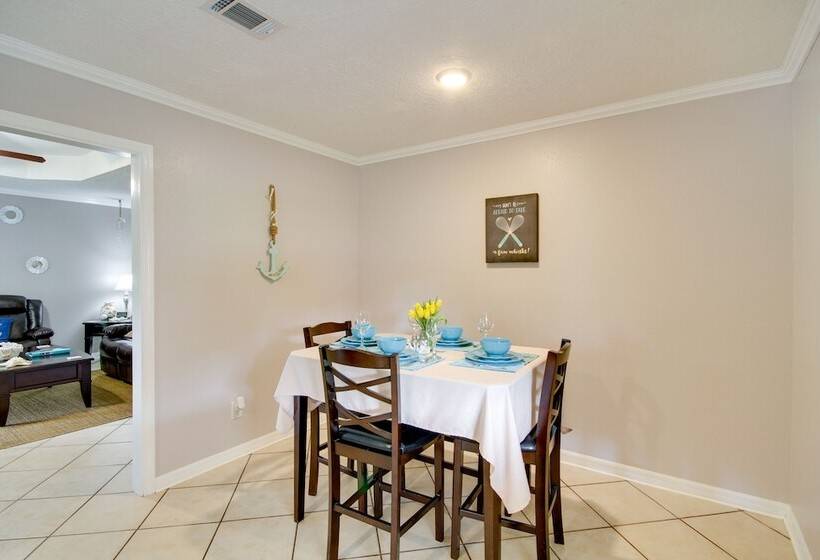 Charming Family Cottage Near Pass Christian Beach!