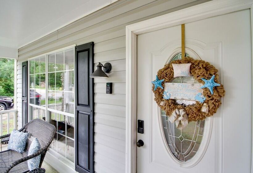 Charming Family Cottage Near Pass Christian Beach!