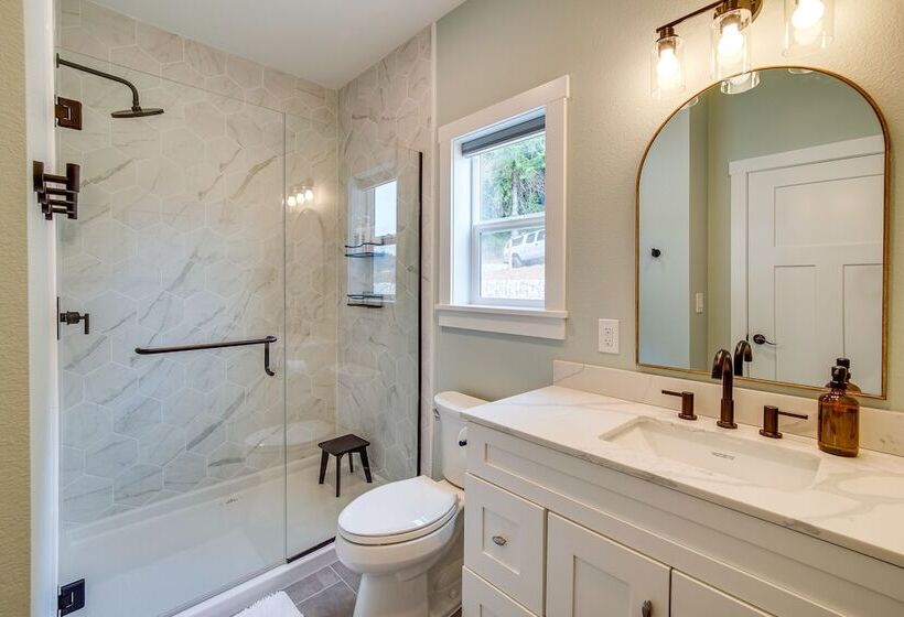 Charming Florence Home W/ Fire Pit & River Views!