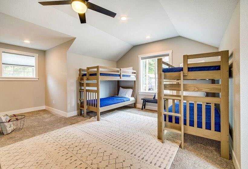 Charming Florence Home W/ Fire Pit & River Views!