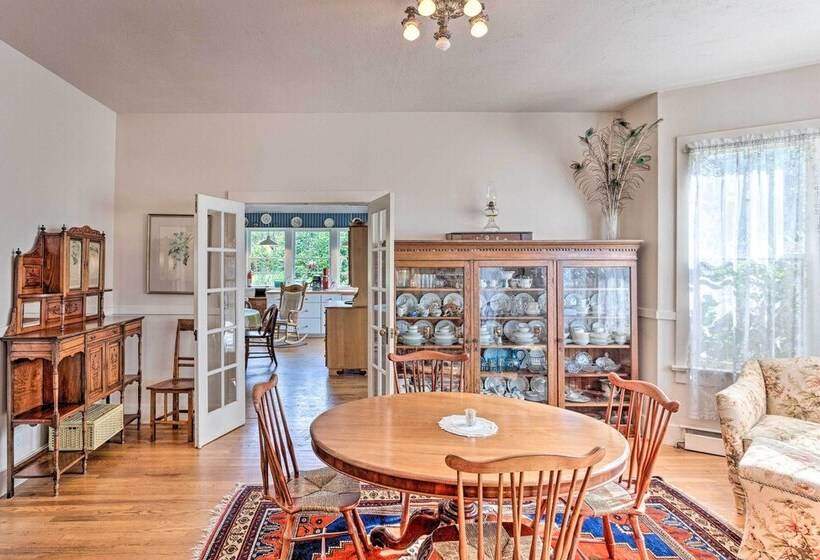 Charming Historic Retreat Near Poverty Bay!