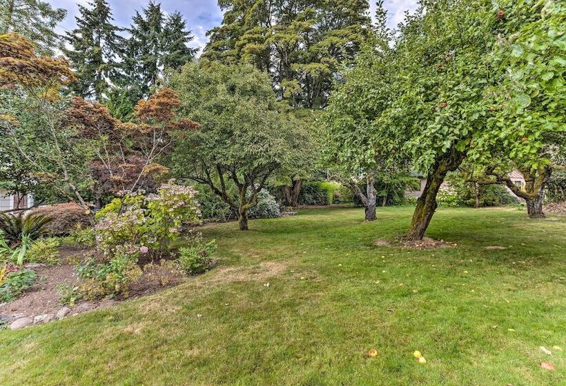 Charming Historic Retreat Near Poverty Bay!