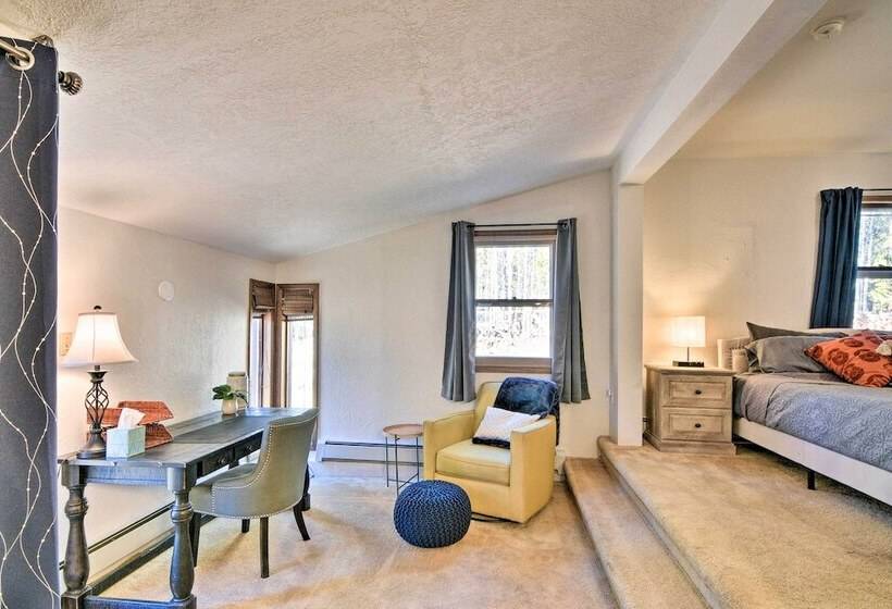 Charming Leadville Retreat W/ Private Hot Tub