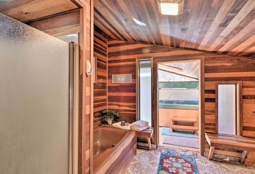 Charming Leadville Retreat W/ Private Hot Tub