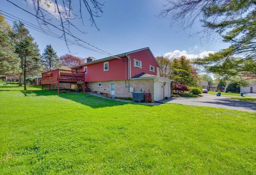 Charming Leola Home: 10 Mi To Downtown Lancaster!