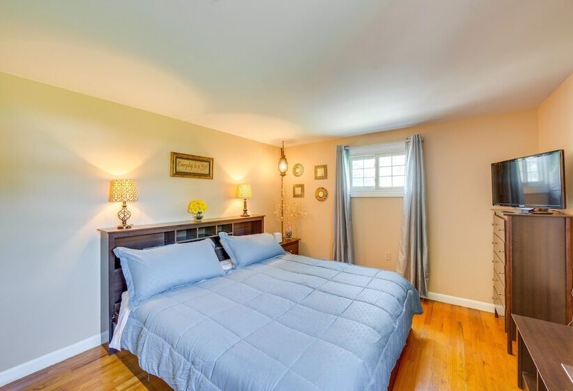 Charming Leola Home: 10 Mi To Downtown Lancaster!