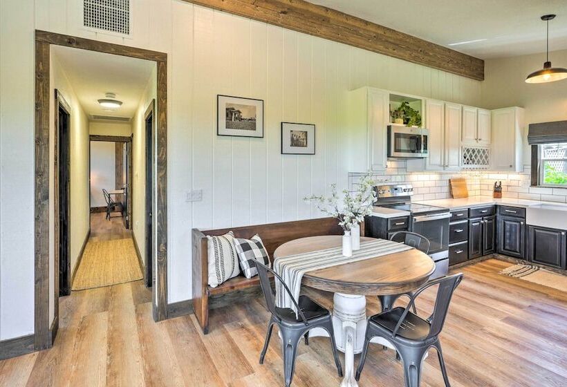 Charming Lodi Retreat: Walk To Local Wineries