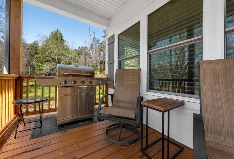Charming Murphy House With Deck & River Views!