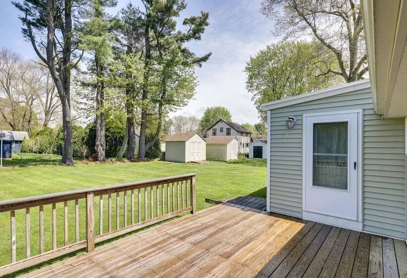 Charming Old Saybrook Home: Half Mi To Sand & Sea!